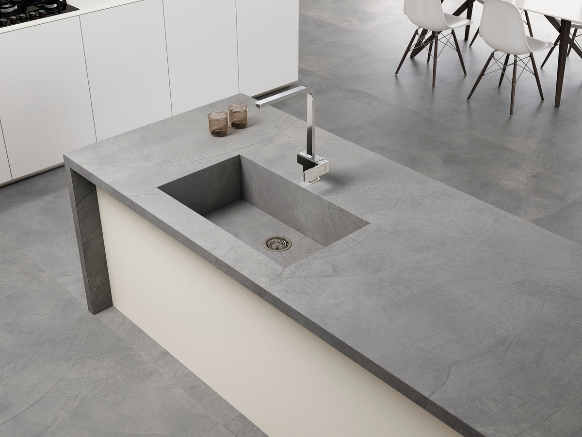 Titan Antracita Porcelain Slab kitchen